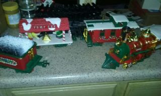 Bright - Vintage 1986 G Scale Christmas Train Set And Tracks