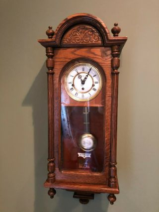 Vintage Howard Miller 3 Chime Oak Wall Clock Model 612 - 462 Westminster