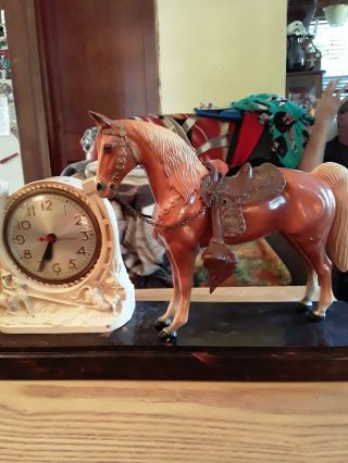Vintage Sessions Breyer Palomino Horse Metal Clock Western Theme