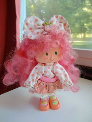 Vintage 1985 Strawberry Shortcake Berrykin Peach Blush Doll