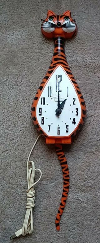 Vintage Spartus Tiger Cat Clock