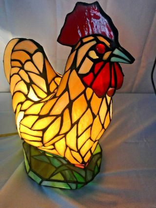 Farmhouse Vintage Tiffany Style Lamp Rooster Chicken Stained Glass 13.  5 " Tall