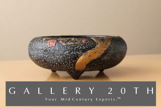 Textured Japanese Mid Century Tri - Footed Pottery Bowl Black Art Vtg 60 