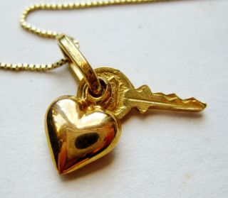 Vintage 14k Gold Del Cuore Key To My Heart Necklace Pendant & Box Chain 2.  2g