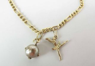 Vintage 8 In.  14K Gold Figaro Chain Charm Bracelet W/ 2 Charms Ballerina & Pearl 2