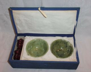 VINTAGE GUANGDONG CHINESE JADE BOWLS WITH STANDS IN CLOTH COVERED BOX 2