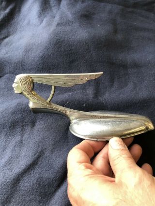 VINTAGE 1933 PONTIAC INDIAN SCOUT IN HALO RING RADIATOR CAP HOOD ORNAMENT CHROME 2