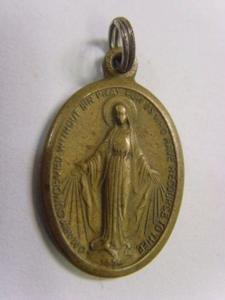 Catholic Vintage Virgin Mary Miraculous Medal Ag1042