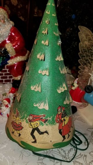 Rare Vintage 1952 Econolite Christmas Tree W Skaters on periphery w a green lite 2