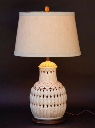 Vintage Mid - Century Hand Painted Ceramic Pierced Table Lamp Wood Base