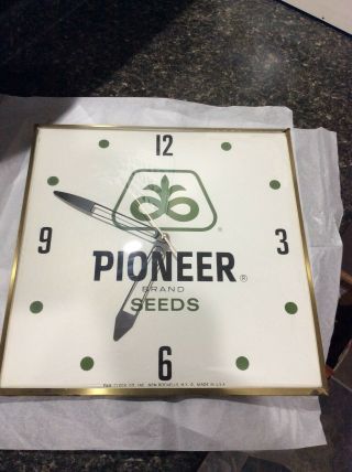 Vintage PIONEER SEEDS Advertising Pam Clock 2