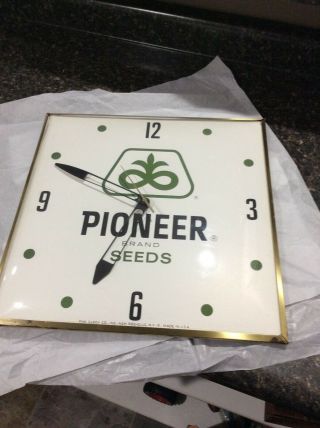 Vintage PIONEER SEEDS Advertising Pam Clock 3