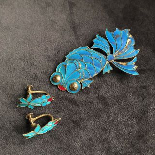 Vintage Chinese Kingfisher Feather Gilt Fish Brooch And Floral Screw Earrings.