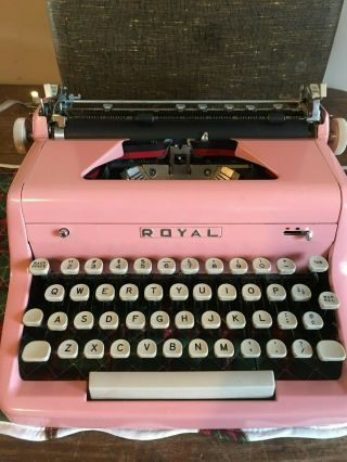 Vintage 1950 ' s Pink Royal Quiet DeLuxe Portable Typewriter 3