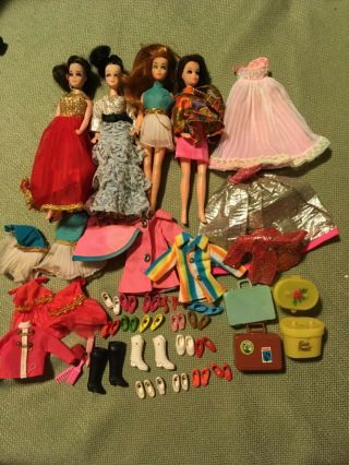 4 Vintage Topper Dawn Dolls With Clothing & Accessories - Boots & Shoes