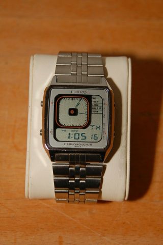 Vintage Seiko G757 - 405a James Bond Alarm Chronograph Quartz Lcd Watch