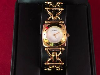 Gucci 6400l Gold Plated Pearl Dial Ladies Quartz Horsebit Bracelet Watch