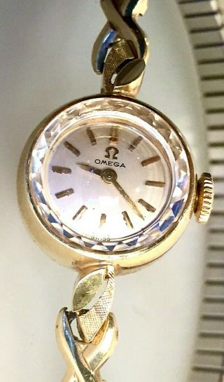 Vintage 1965 Solid 14k Gold Omega Ladies Watch 17 Jewel Movement 484