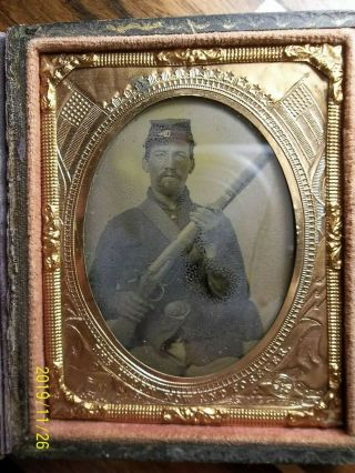 Armed 1/9th Plate Civil War Ambrotype Of A Soldier Patriotic Case