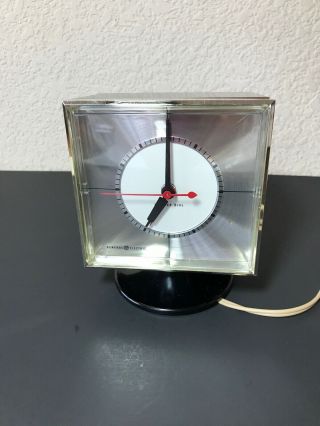 Vintage General Electric Ge Alarm Clock Model 7343 Innovator Walnut Finish