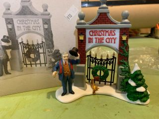 Dept 56 Snow Village Accessory A Key To The City Gate 5889 - 3