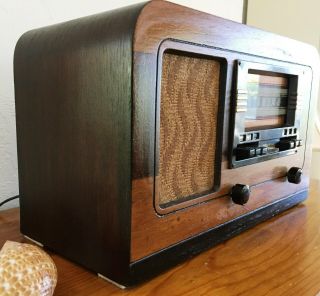 Vintage 1939 RCA Victor Tube Radio Model T - 55,  Restored and Perfect 3