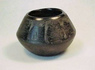 Vintage San Ildefonso Pueblo Blackware Pottery Pot - Bowl