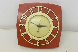 Vintage Retro Spartus Herold Product Mid Century Wall Clock Red Tan Model 501 T4