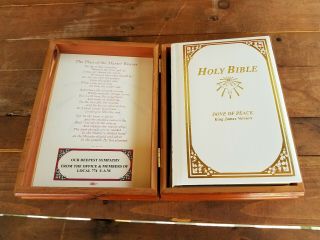 Vintage King James Holy Bible White Leather Dove Of Peace Union Cedar Wood Box