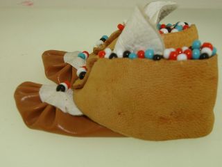 VINTAGE 1960 ' S NATIVE AMERICAN HAND MADE DOLL MOCCASIN SHOES BEADED LEATHER 2