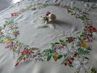 Vintage Hand Embroidered Tablecloth - Flower Circle/ Christmas Wreath