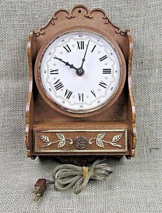Vintage Spartus Electric Wall Clock H4280