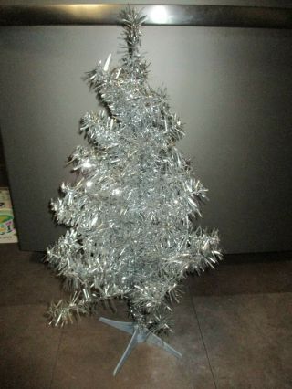 Vintage 26 " Inch Silver Aluminum/tinsel Table Top Christmas Tree