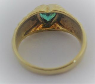 VINTAGE 18 KARAT YELLOW GOLD AND HEART SHAPE COLOMBIAN EMERALD RING 3