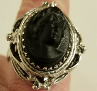 Vintage Signed Whiting And Davis Obsidian Cameo Ring Sz 7 1/2