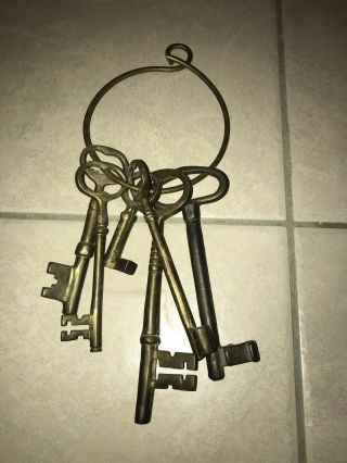 Vintage Large Oversized Brass Skeleton Jailer Cell Keys Ring Set Of 6 Steampunk
