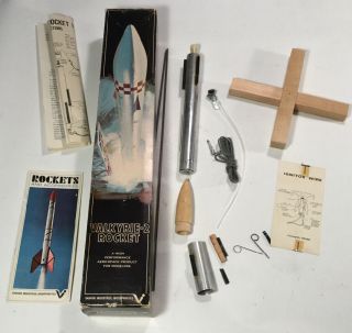 Vintage Valkyrie - 2 Rocket Flying Model Kit 901