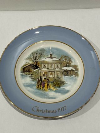 1977 Avon Christmas Plate Series Carollers In The Snow 5th Ed Enoch Wedgwood