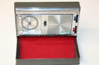 Vintage Folding Realistic 12 - 603 Travel Analog Clock/AM Radio Made in Japan 2