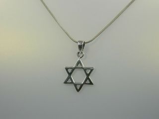Exquisite Vintage Sterling Silver Star Of David Pendant With 20 " Snake Chain