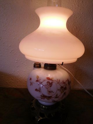 Antique Victorian Oil Lamp Converted To Electric Hand Painted Cherubs -
