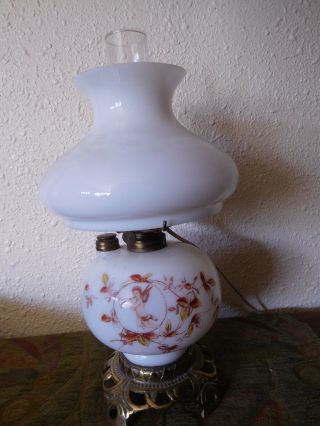 Antique Victorian Oil Lamp Converted to Electric Hand painted Cherubs - 2