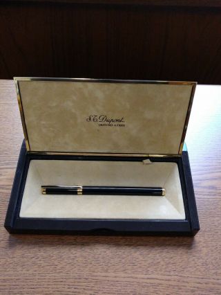 S.  T.  Dupont Vintage Fountain Pen 18k Gold And Chinese Lacquer