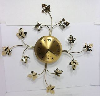 Vtg 1950 - 1960s 26 " Starburst Brass Leaf Round Wall Clock Chronon Quartz