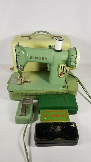 Read - Vintage Singer 185k Heavy Duty Steel Sewing Machine Green W/case