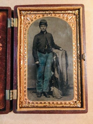 Cdv Sized Tintype Civil War Unarmed Union Infantry Private Wi Real Flag Cdv Case