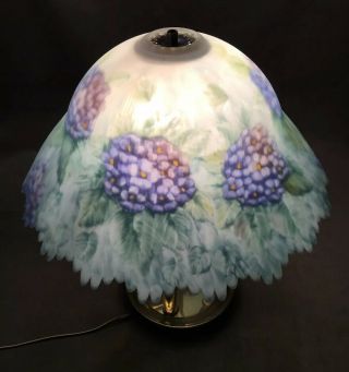 Glynda Turley Signed Art Reverse Hand Painted Glass Hydrangea Table Lamp Shade