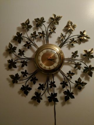 Vintage United Model 20 Electric Wall Clock Starburst Maple Leaf