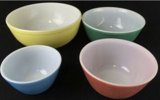 Vintage Pyrex Mixing Nesting Bowl Set 1940’s Primary Colors