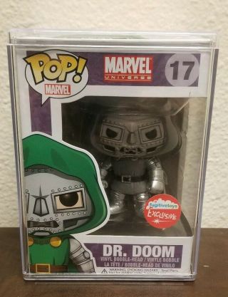 Marvel Universe 17 Dr.  Doom Fugitive Toys Exclusive Funko Pop